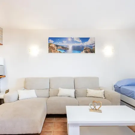 Neptuno Beachfront Retreat With Smart Tvs And Terrace *
