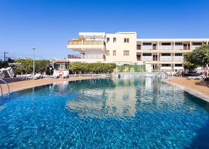 Neptuno Beachfront Retreat With Smart Tvs And Terrace Appartement