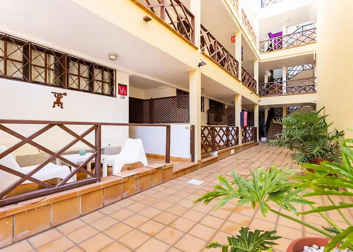 Appartement Neptuno Beachfront Retreat With Smart Tvs And Terrace