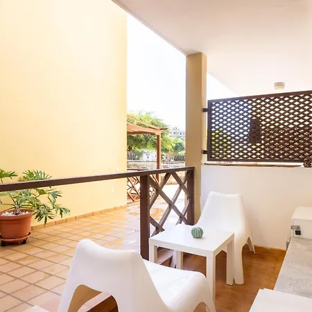 Neptuno Beachfront Retreat With Smart Tvs And Terrace Lägenhet