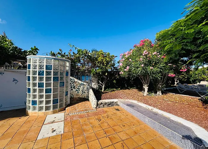 Neptuno Beachfront Retreat With Smart Tvs And Terrace *