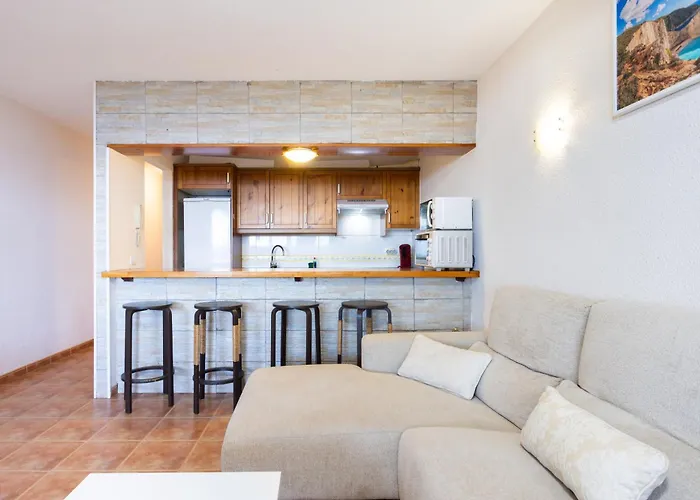 דירה Neptuno Beachfront Retreat With Smart Tvs And Terrace