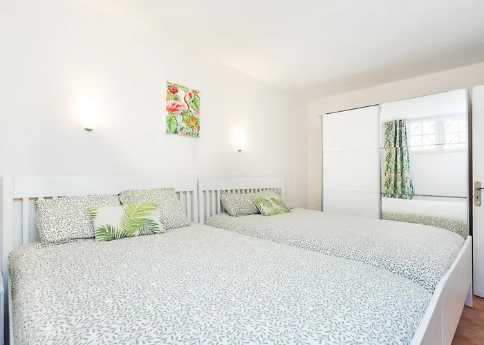 Neptuno Beachfront Retreat With Smart Tvs And Terrace דירה פוארטו דה סנטיאגו