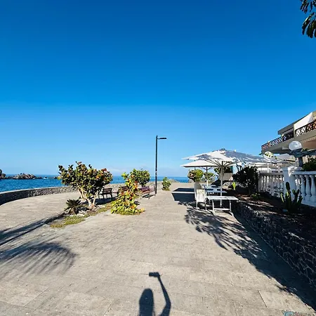 Neptuno Beachfront Retreat With Smart Tvs And Terrace * Puerto de Santiago (Tenerife)