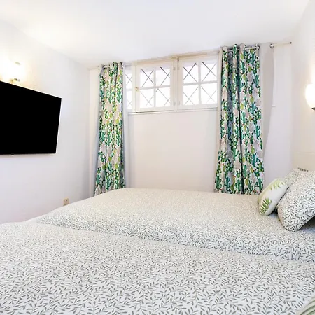 Appartement Neptuno Beachfront Retreat With Smart Tvs And Terrace *