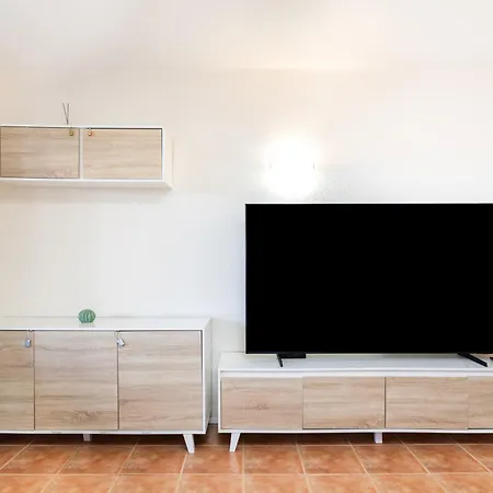 Neptuno Beachfront Retreat With Smart Tvs And Terrace * Пуэрто-де-Сантьяго
