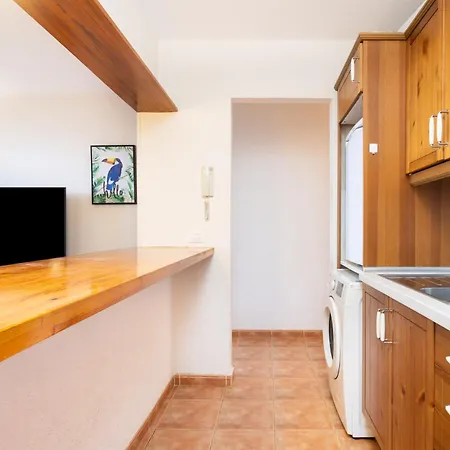 Neptuno Beachfront Retreat With Smart Tvs And Terrace Пуэрто-де-Сантьяго