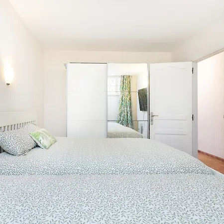 公寓 Neptuno Beachfront Retreat With Smart Tvs And Terrace *