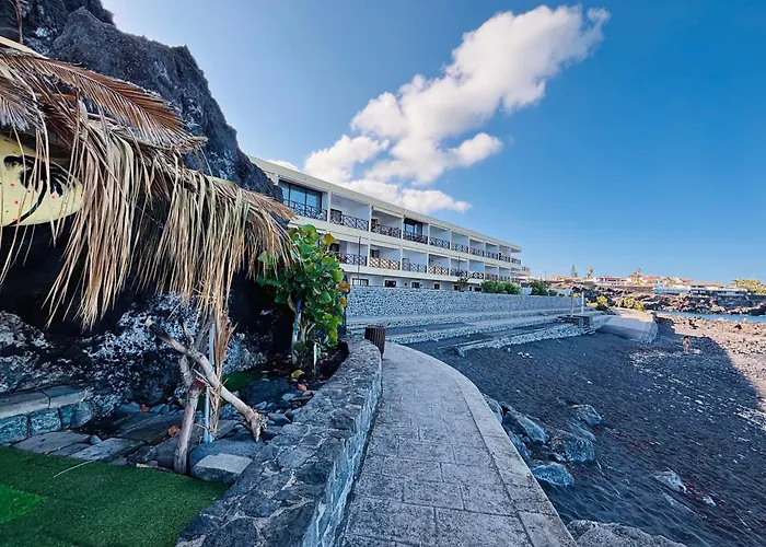 Neptuno Beachfront Retreat With Smart Tvs And Terrace